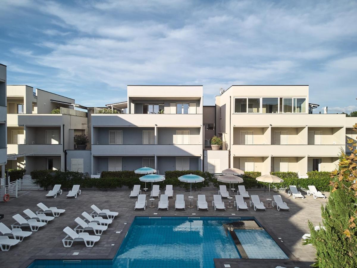 Golden Apartments Marina di Cecina Exterior photo